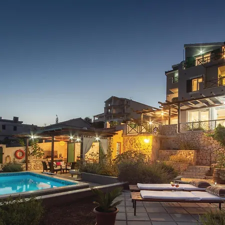 Stunning In With Kitchen Дом отдыха