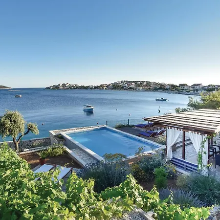 Дом отдыха Stunning In With Kitchen