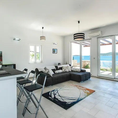 Stunning In With Kitchen * Sevid