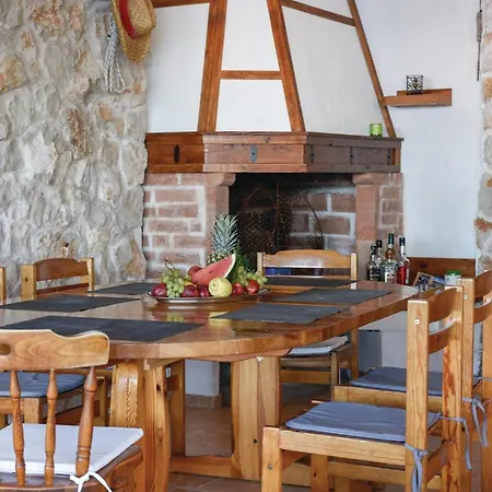 Holiday home Stunning In With Kitchen *