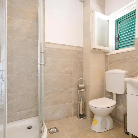 Stunning In With Kitchen *