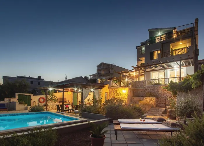 Stunning In With Kitchen Дом отдыха