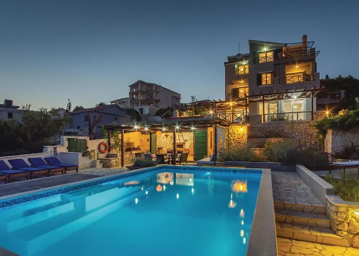 Stunning In With Kitchen