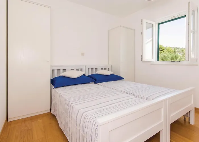 Stunning In With Kitchen *