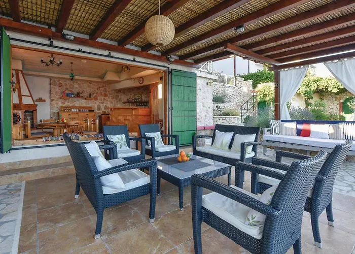 Stunning In With Kitchen Дом отдыха Севид